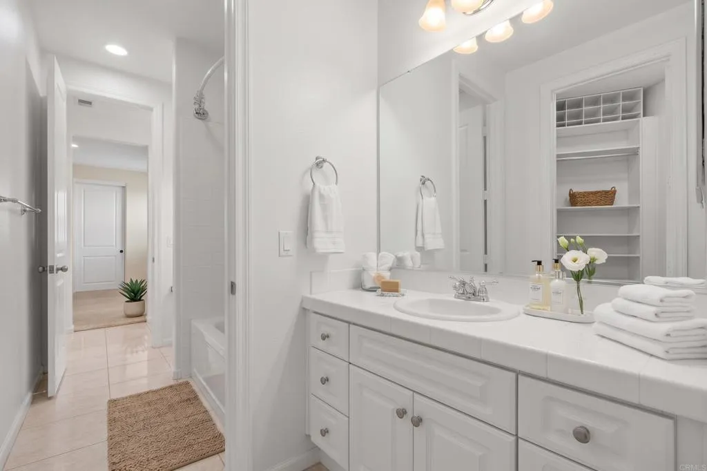 https://cdn.realtyfeed.com/cdn/127/307075107/896e80abd890e5c251f9bcd9ba5aad9d.webp