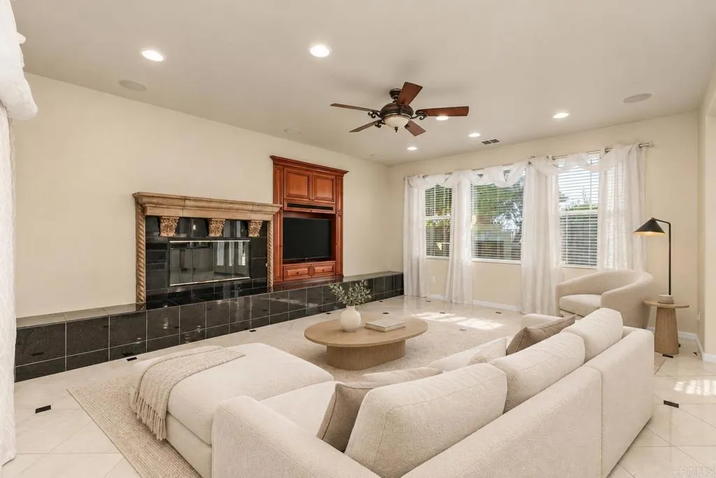 https://cdn.realtyfeed.com/cdn/127/307075107/93982acf8d134d737b13f054900b1474.webp