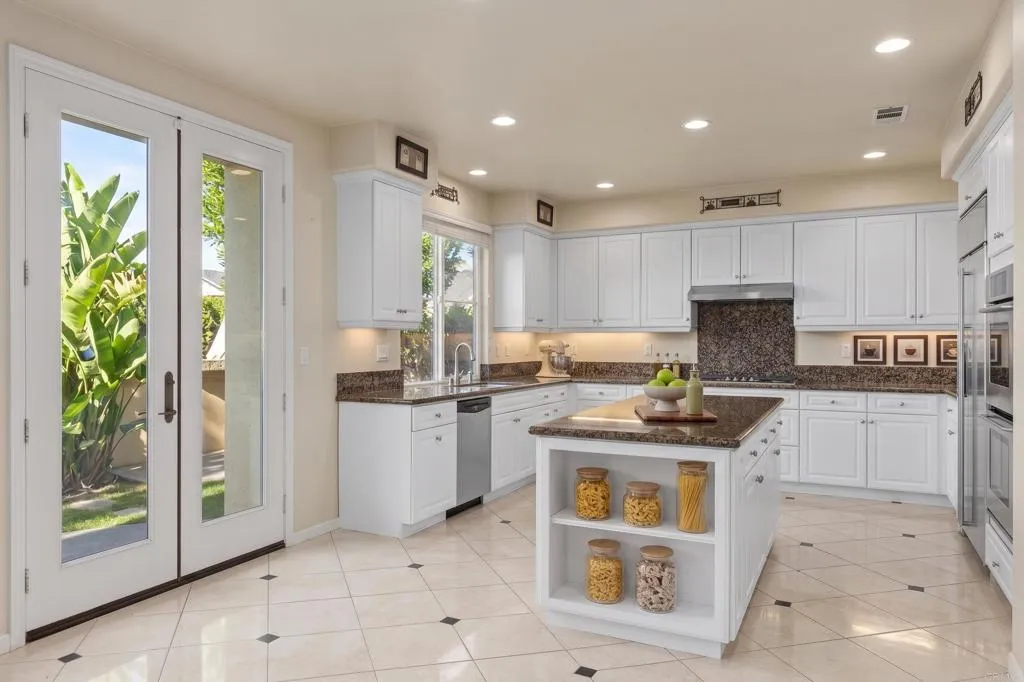 https://cdn.realtyfeed.com/cdn/127/307075107/e8b2aa33ff197c64697fce450d9fdec4.webp