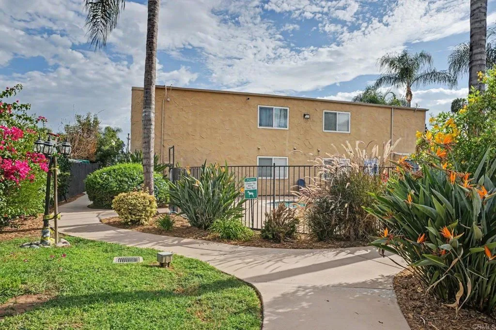 https://cdn.realtyfeed.com/cdn/127/307075246/5b8bbdf9a343c28c2357fecc4cce2c55.webp