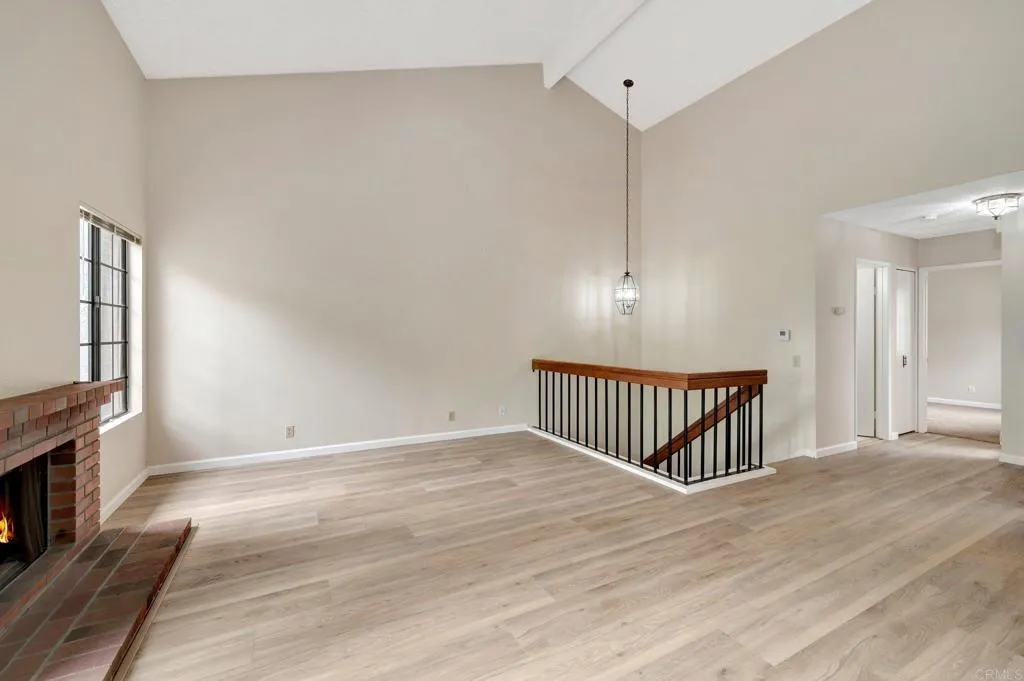https://cdn.realtyfeed.com/cdn/127/307075345/761f4c0a959df640d09f1153549763ac.webp