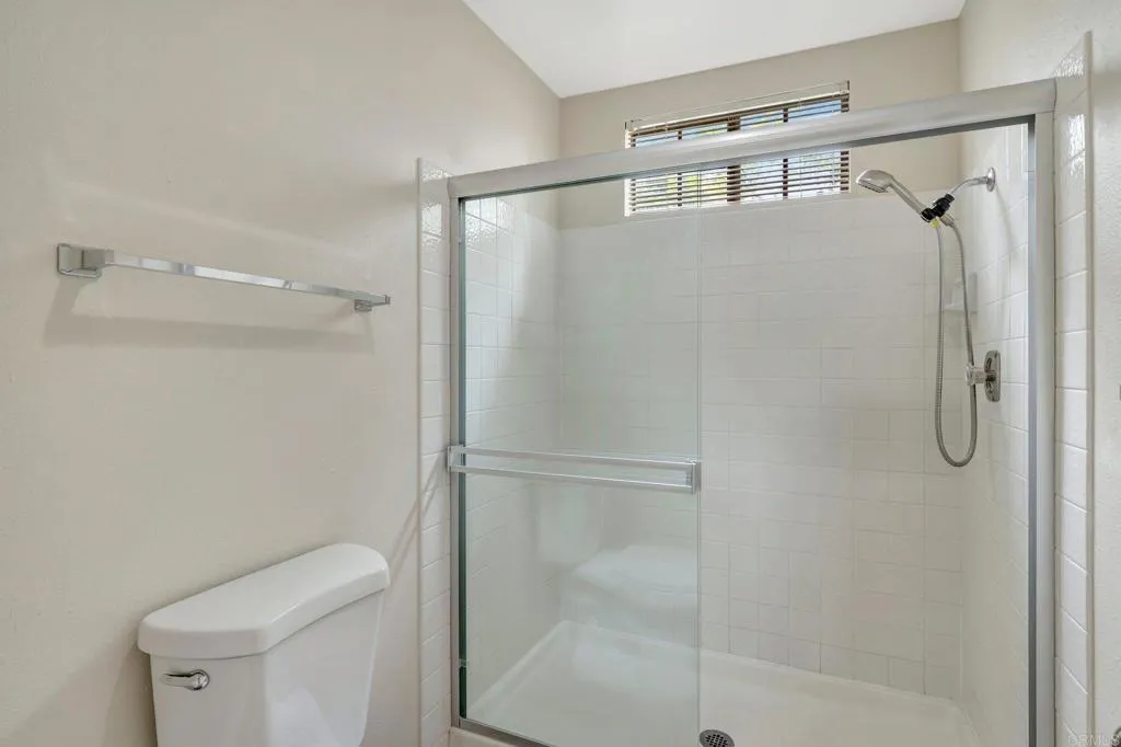 https://cdn.realtyfeed.com/cdn/127/307075345/af972255a57ecf9db6281db75dcfc483.webp