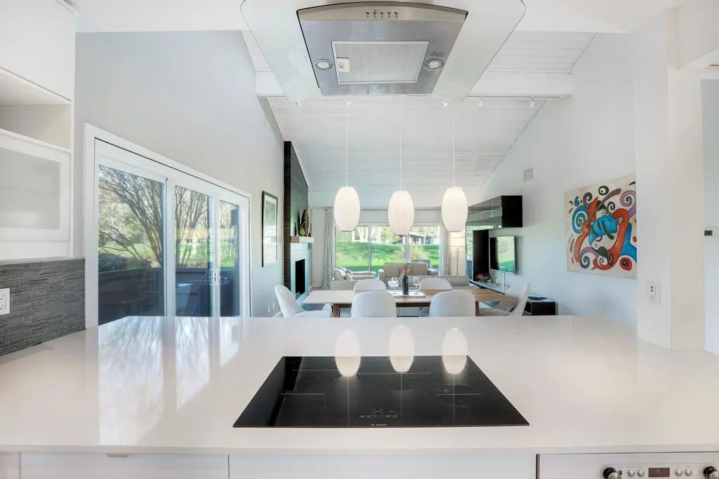 https://cdn.realtyfeed.com/cdn/127/307075353/838c6370c39ddca11c7a5954318f52fa.webp