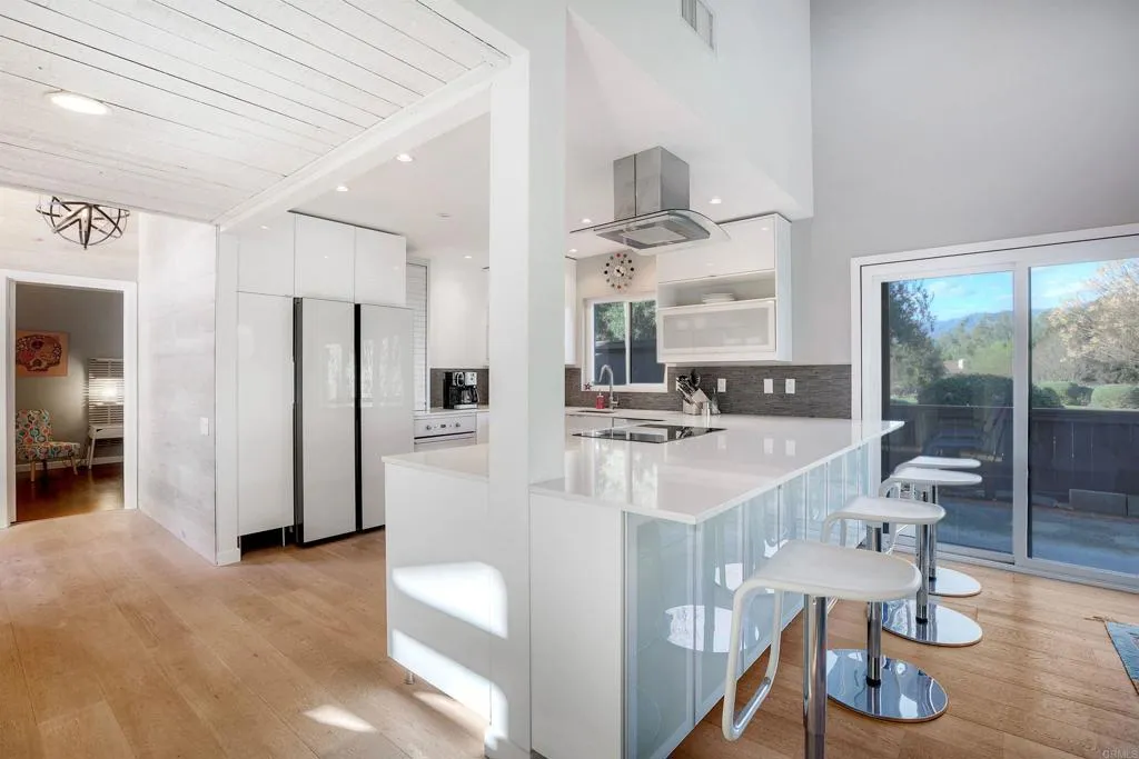 https://cdn.realtyfeed.com/cdn/127/307075353/8d658a63e5e62af70de940e61305831c.webp