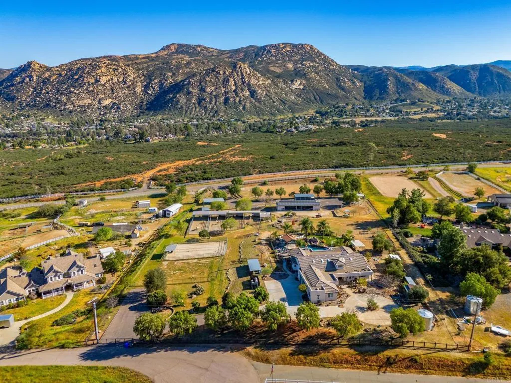 https://cdn.realtyfeed.com/cdn/127/307075409/0a6cf2cece1fca79eb514f26d5fcf6b0.webp