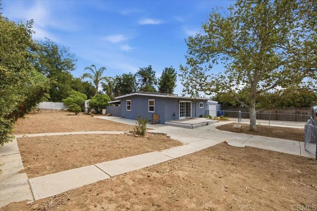 https://cdn.realtyfeed.com/cdn/127/307075442/62ff691e59676469d217b9c6abc915a8.webp