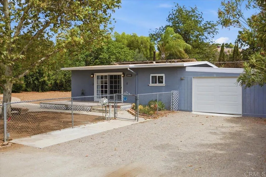 https://cdn.realtyfeed.com/cdn/127/307075442/999fa65b28a4ab428db095f4f0cbfc44.webp