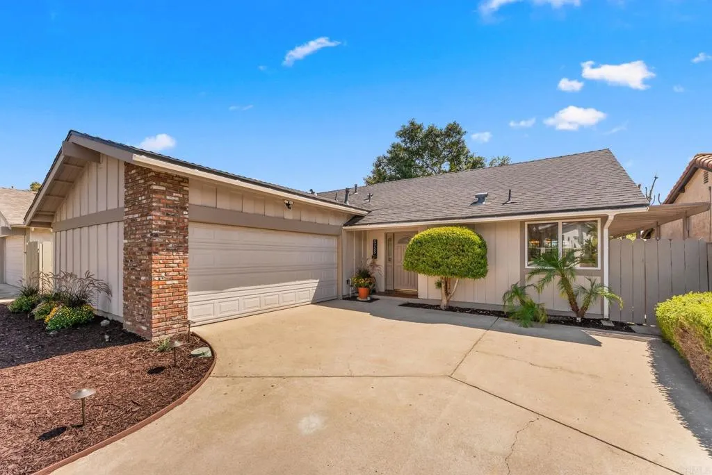 https://cdn.realtyfeed.com/cdn/127/307075491/026cd40362f568013c69064fd92cb0b8.webp
