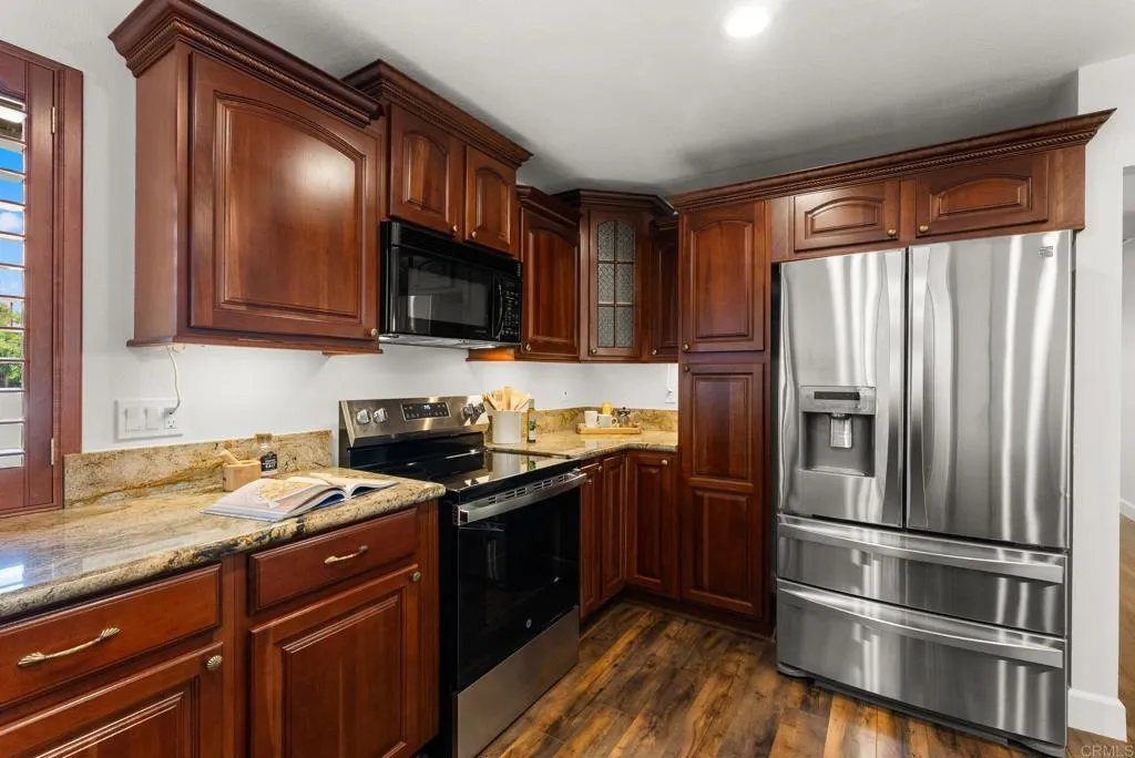https://cdn.realtyfeed.com/cdn/127/307075491/830fe3c2882327bb94716b4ee7798281.webp