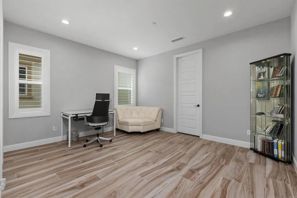 https://cdn.realtyfeed.com/cdn/127/307075513/7126670cc0d124bcd2251e9dcc182842.webp