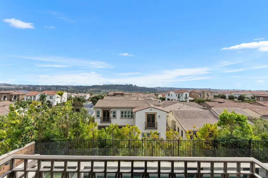 https://cdn.realtyfeed.com/cdn/127/307075513/b4f7747bf0804cce7f7b50266f4739db.webp