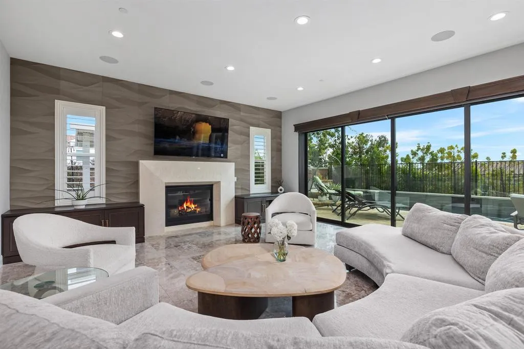https://cdn.realtyfeed.com/cdn/127/307075513/ed8bb4a327df656b1426847b1db1f4c4.webp