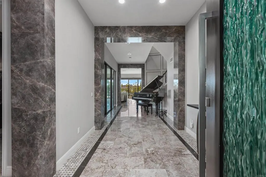 https://cdn.realtyfeed.com/cdn/127/307075513/f0cb347f469c057979411c2b7ad354ae.webp