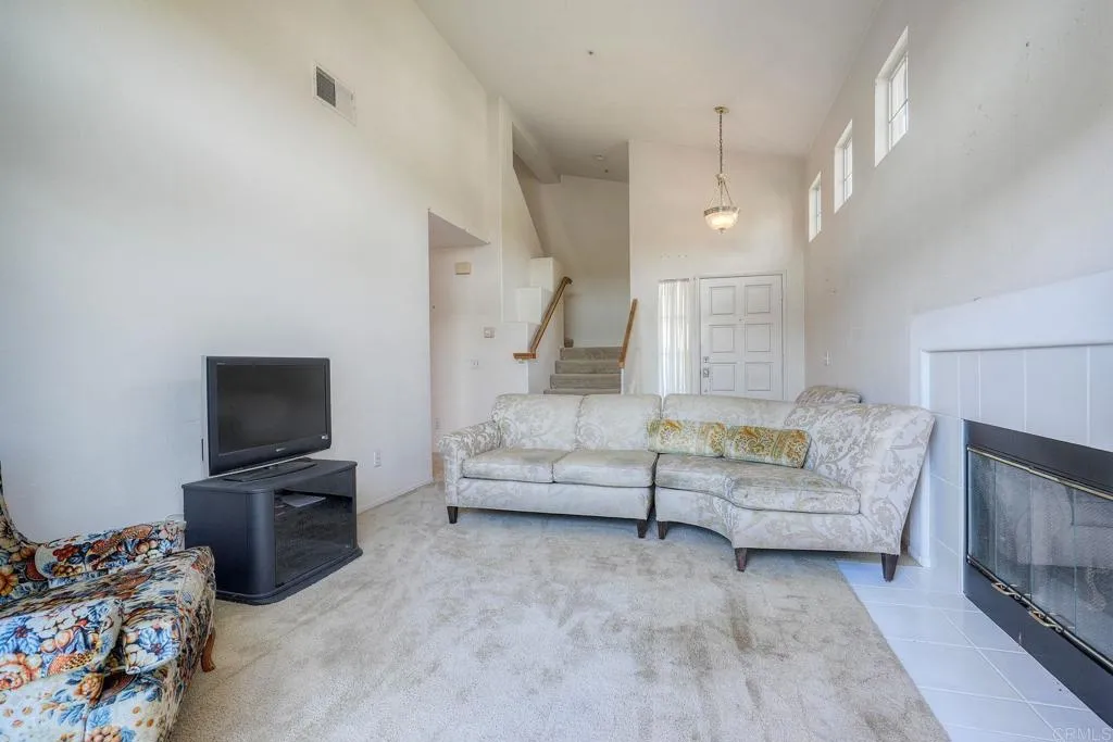 https://cdn.realtyfeed.com/cdn/127/307075606/5c1b6a0ca97bd27088496a667b42f0ec.webp