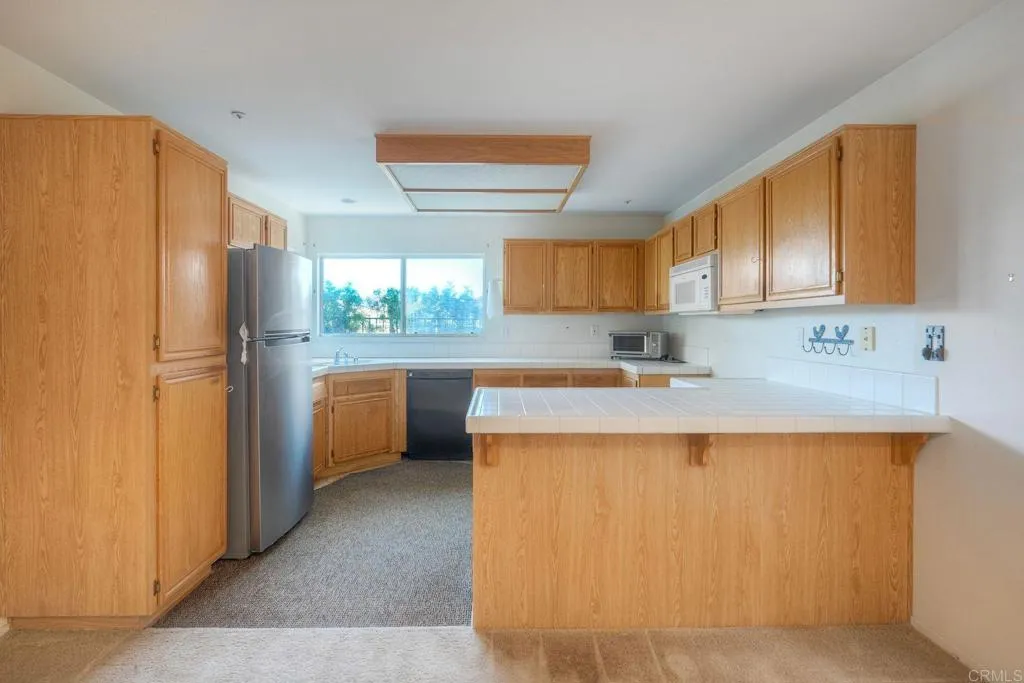 https://cdn.realtyfeed.com/cdn/127/307075606/67ebdfde9937c384773069ebaf9a81c7.webp