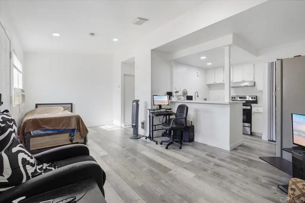 875 W San Ysidro Boulevard Unit 14, San Ysidro, CA 92173 - Photo 3 of 18, San Ysidro, CA