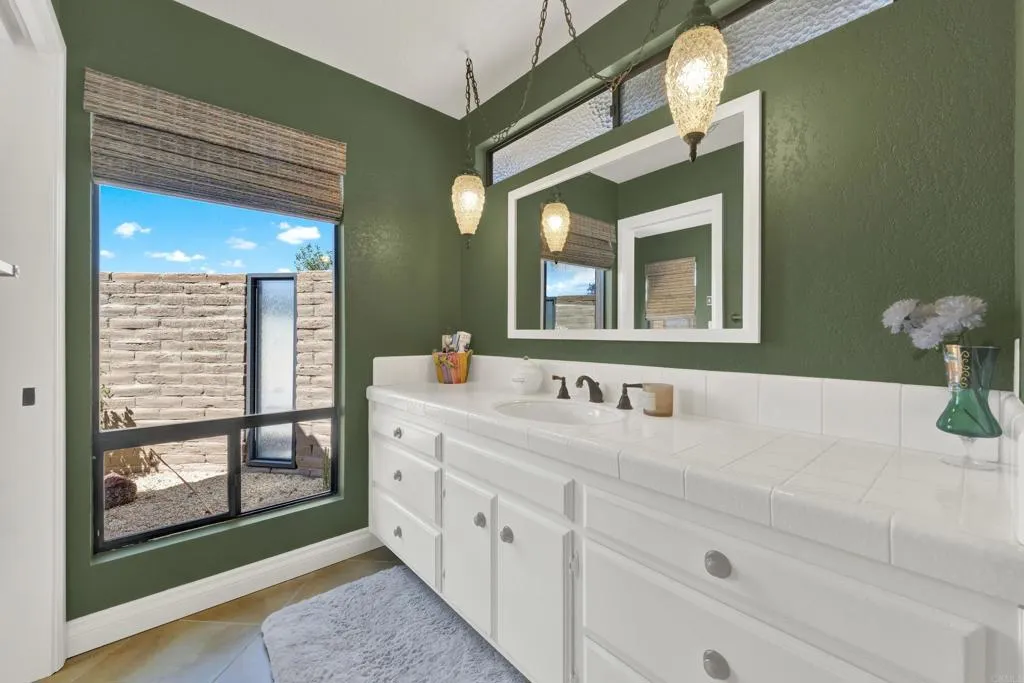 https://cdn.realtyfeed.com/cdn/127/307075731/45100cb2045b76c2f792d7a0ebaa87a2.webp