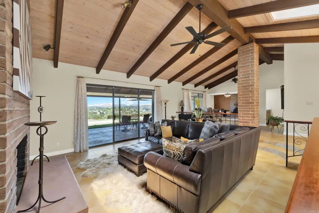 https://cdn.realtyfeed.com/cdn/127/307075731/66a3437092b685d3ad32992d7acc06a0.webp