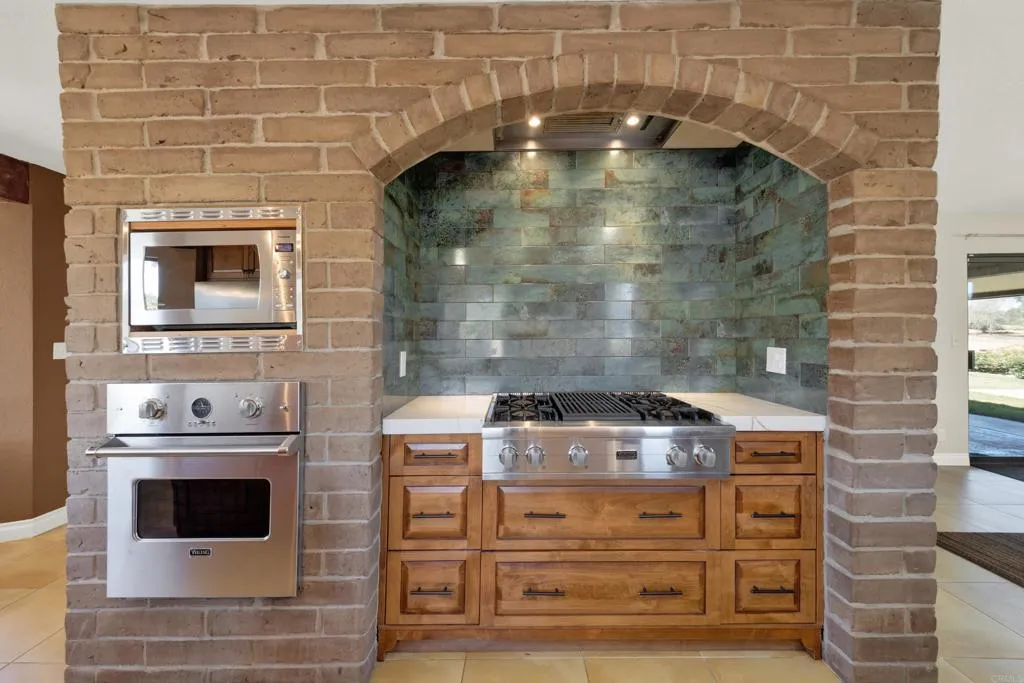 https://cdn.realtyfeed.com/cdn/127/307075731/7a6689daaa7b7f25d117c7b2b2433a9b.webp