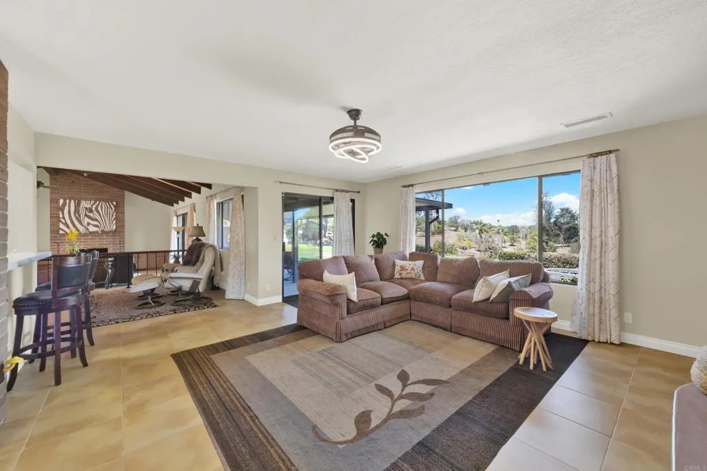https://cdn.realtyfeed.com/cdn/127/307075731/80fead6c95c7ee9bd1506fcc05f7a61b.webp