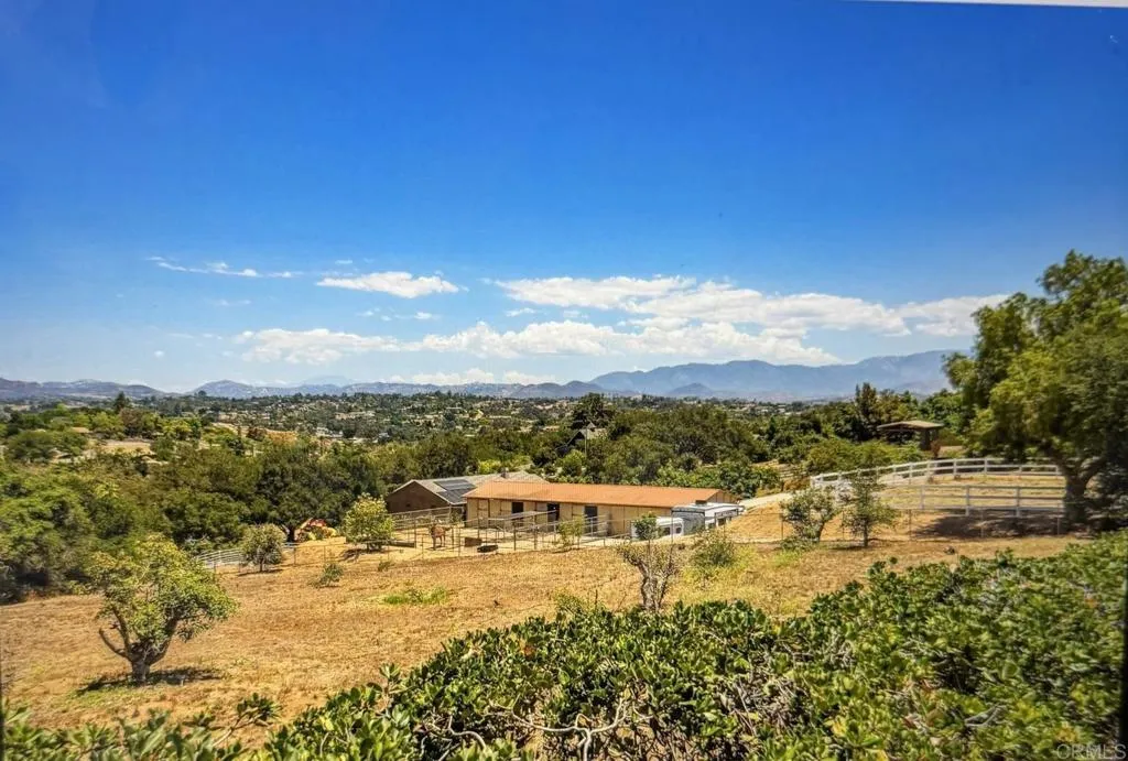 https://cdn.realtyfeed.com/cdn/127/307075731/94f366a4d0df84b0971a338205b7b9be.webp