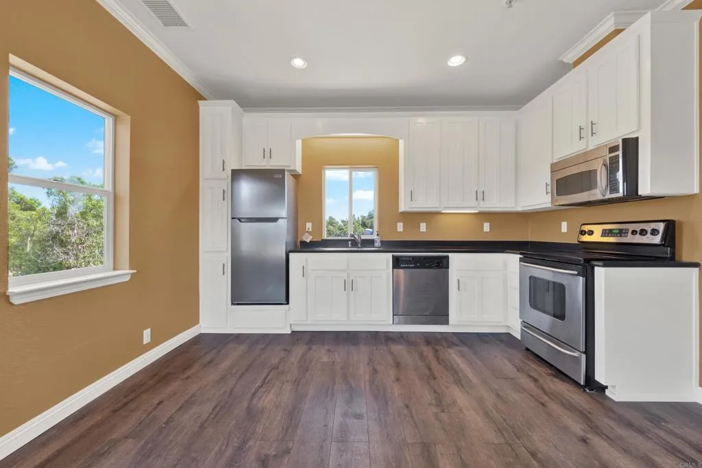 https://cdn.realtyfeed.com/cdn/127/307075731/a5b60f5e9ce67a93cdd2a9683e4dcfee.webp