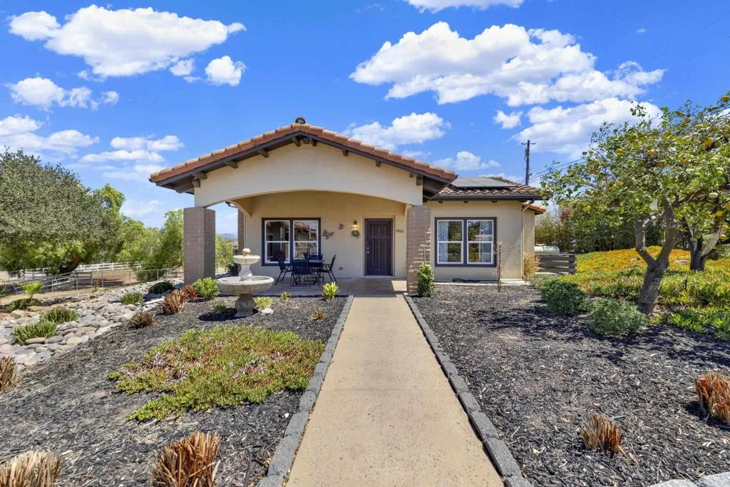 https://cdn.realtyfeed.com/cdn/127/307075731/cc4e193150228a283d411a9a5cd7f110.webp