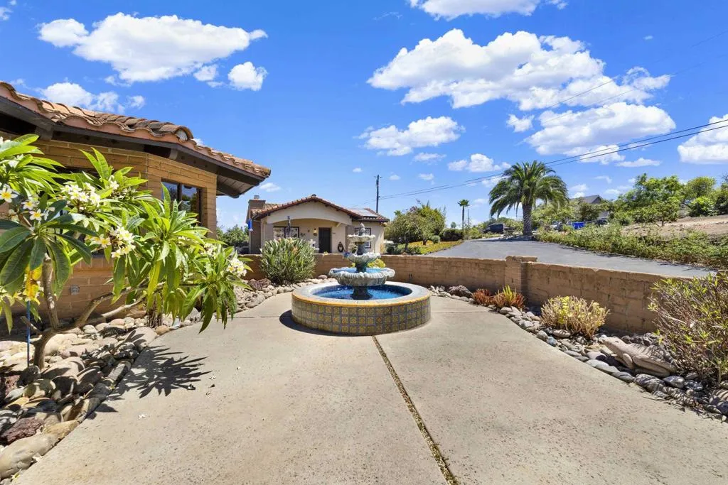 https://cdn.realtyfeed.com/cdn/127/307075731/d7eba38ed0f9420f41ee1c05677de0f5.webp