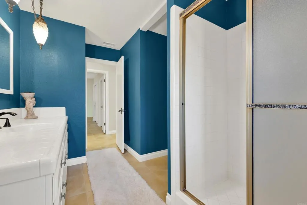 https://cdn.realtyfeed.com/cdn/127/307075731/de01a1750d5ea666267e62d16999fa4a.webp