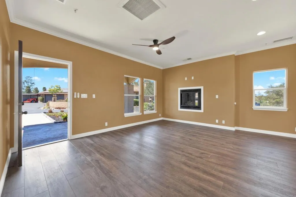 https://cdn.realtyfeed.com/cdn/127/307075731/ee0e2468c49bbb3c78de63dc0654aaea.webp