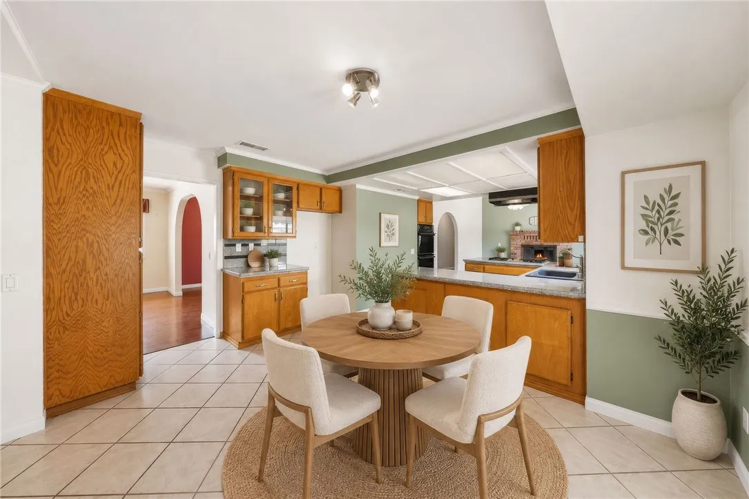 https://cdn.realtyfeed.com/cdn/127/307075797/04bf29d467ee3fd58b608fb92d90e49e.webp