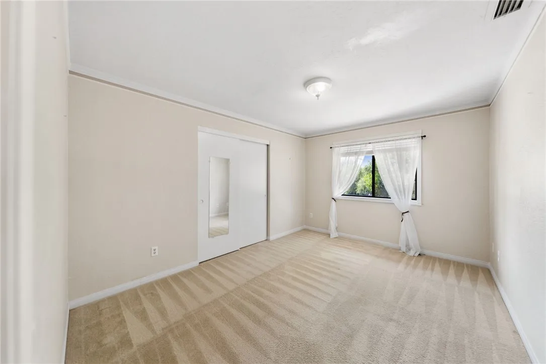 https://cdn.realtyfeed.com/cdn/127/307075797/a5bda844aa2e9c9dffd0c4c474c470ad.webp
