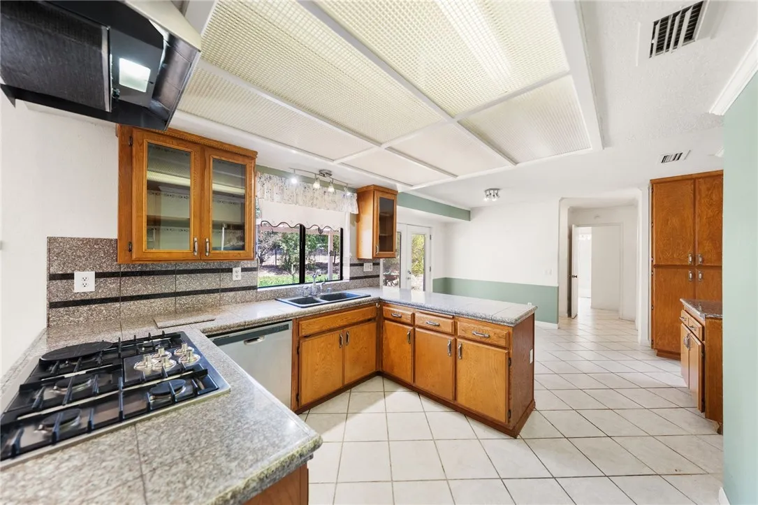 https://cdn.realtyfeed.com/cdn/127/307075797/c93586d2c539b504a0951f6bab96f2a1.webp