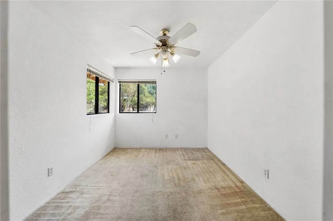 https://cdn.realtyfeed.com/cdn/127/307075797/d5768f261bdd5858f49e4f4e5f8c91a5.webp