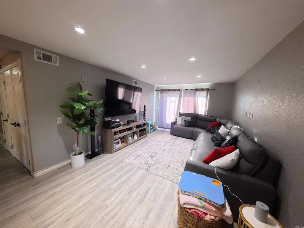 289 Stage Coach Rd, Oceanside, CA 92057 - Photo 5 of 18, Oceanside, CA