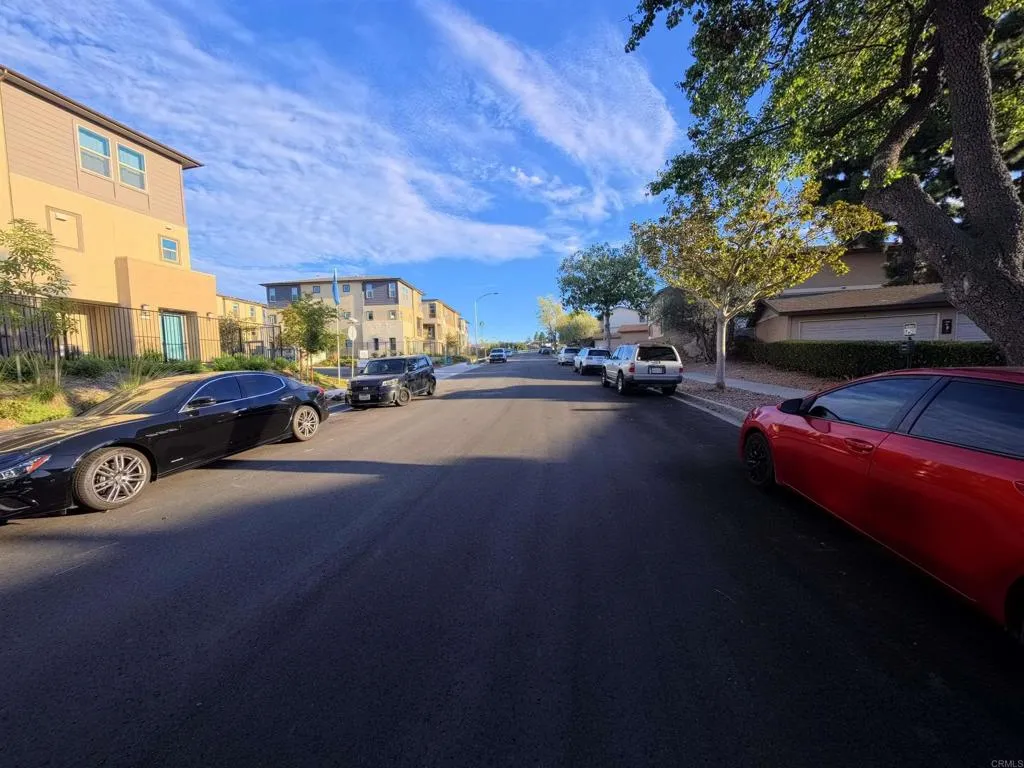 https://cdn.realtyfeed.com/cdn/127/307075843/b43a27a6fe70ac62617ca43dd89dc426.webp
