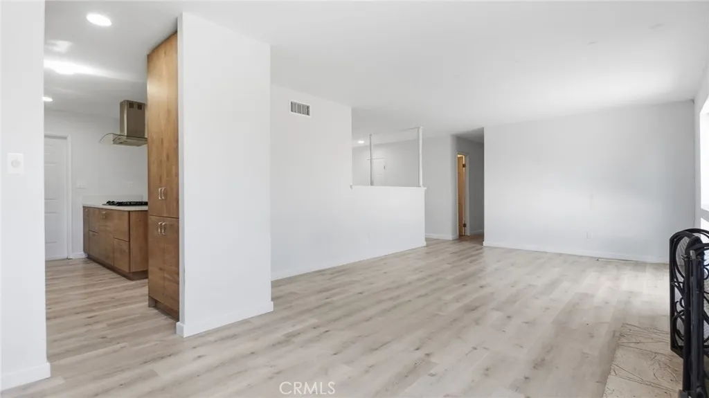 https://cdn.realtyfeed.com/cdn/127/307075882/5aa144427a7bf7dcf441aa142dd81463.webp