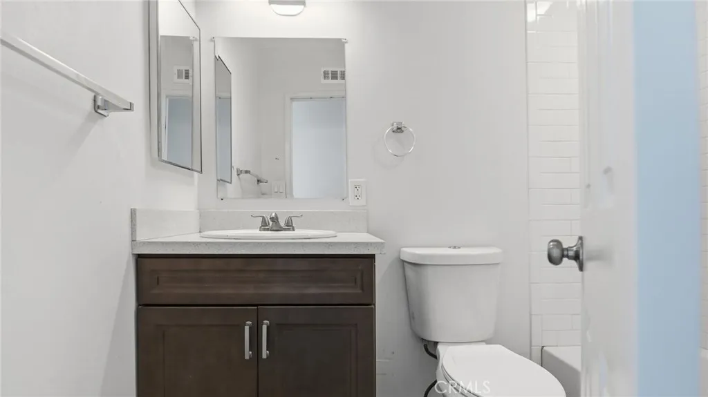 https://cdn.realtyfeed.com/cdn/127/307075882/7d7a8414e2e6b7d20d8f2672bba2608a.webp