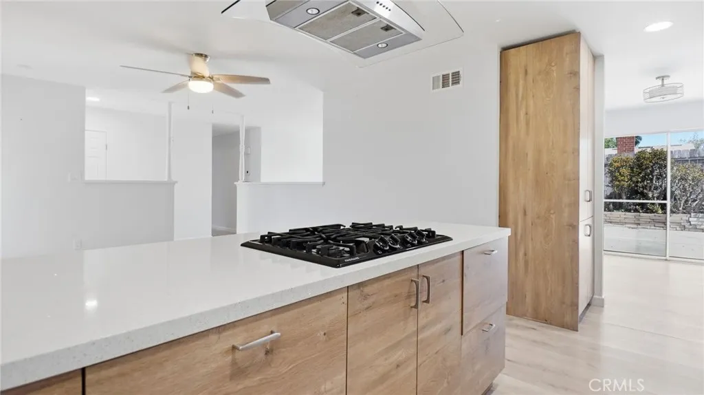 https://cdn.realtyfeed.com/cdn/127/307075882/922cf44ebd33061319feafc4e7c2acc4.webp