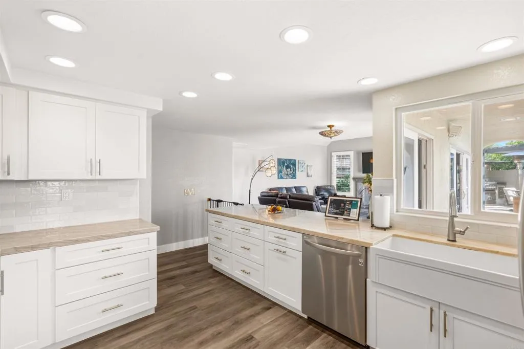 https://cdn.realtyfeed.com/cdn/127/307075933/4fe338bf18289df434ba36239aedaf48.webp