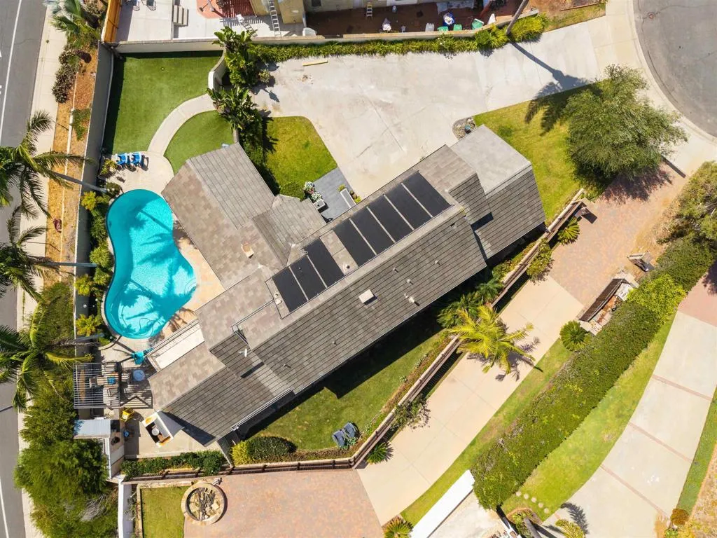 https://cdn.realtyfeed.com/cdn/127/307075933/5dbf2ff0f1e28cbb35965c36c0af2955.webp