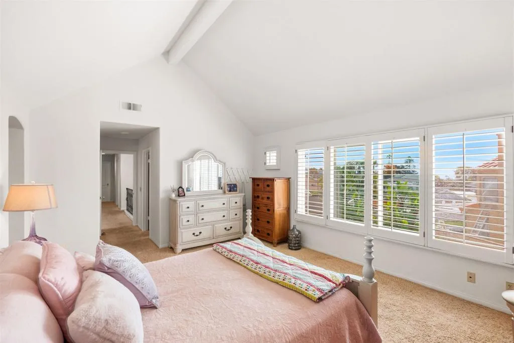 https://cdn.realtyfeed.com/cdn/127/307075933/6347fbfbd2e9978472baca3543334cf1.webp