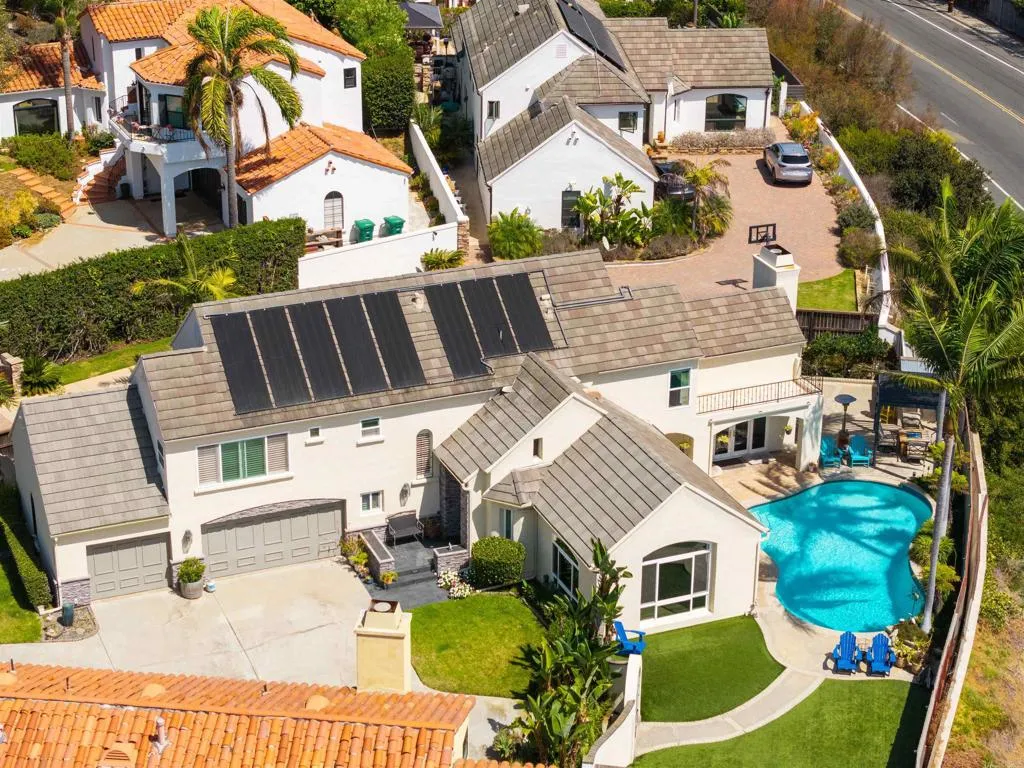 https://cdn.realtyfeed.com/cdn/127/307075933/e0cb81c9e9e54dcad81f4e493f5b2728.webp