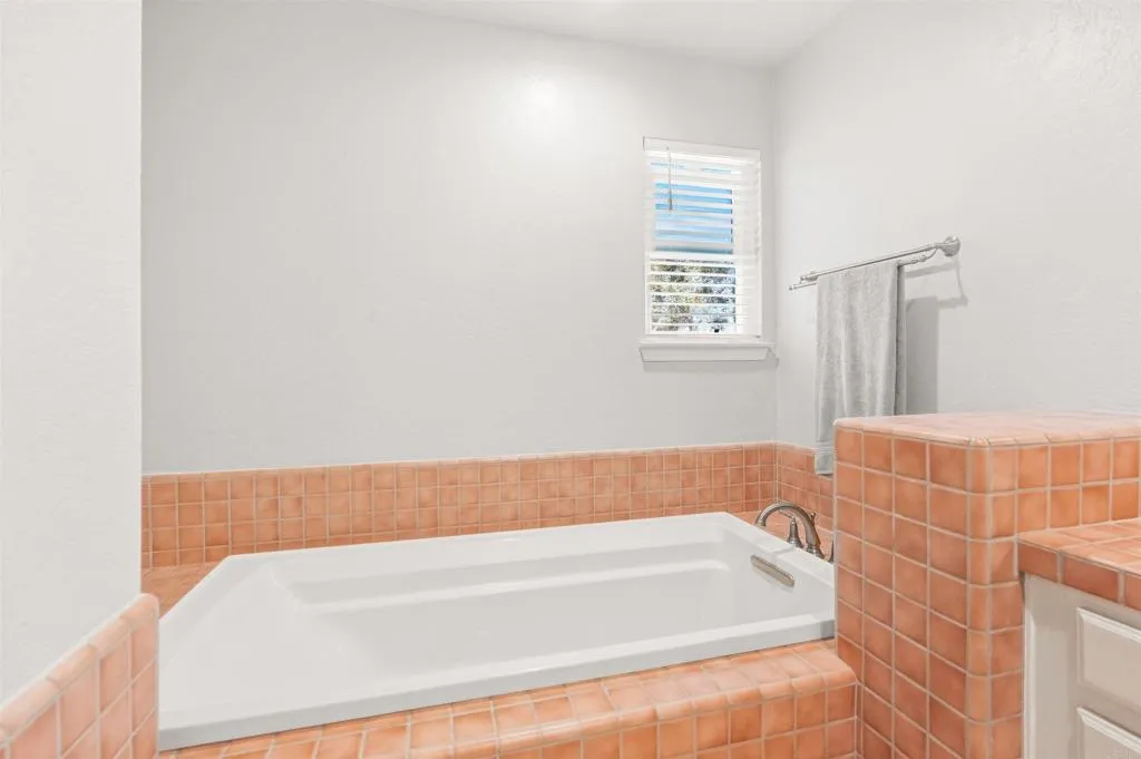 https://cdn.realtyfeed.com/cdn/127/307075933/f9453c8a8e0d321ca7572cb8e66e2b55.webp
