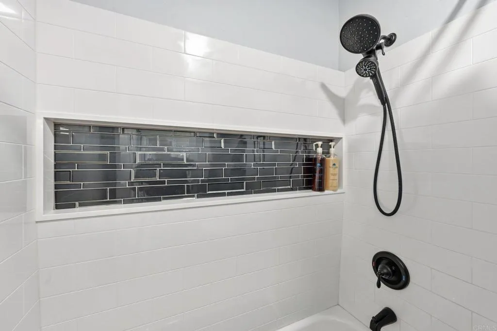 https://cdn.realtyfeed.com/cdn/127/307075977/49cecb1bf817bd42f53072348c05c99a.webp