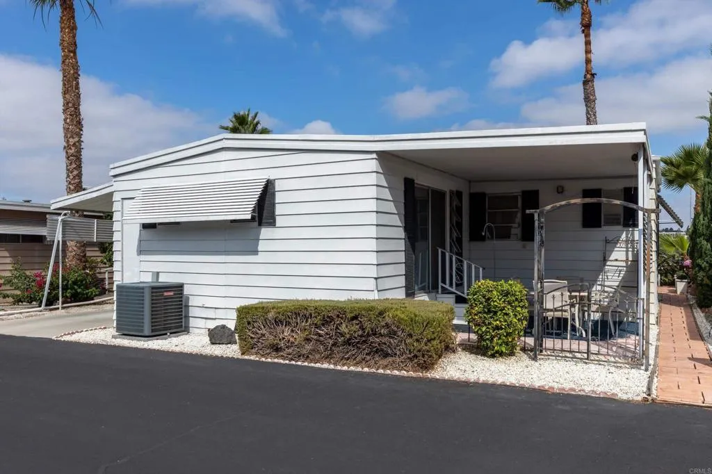718 Sycamore Ave Unit 202, Vista, CA 92083 - Photo 3 of 34, Vista, CA