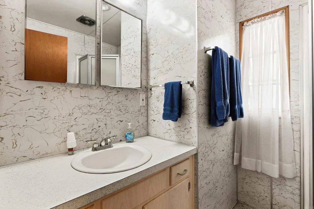 https://cdn.realtyfeed.com/cdn/127/307076017/07507332e8c0d7e45eab94d01fd078ff.webp