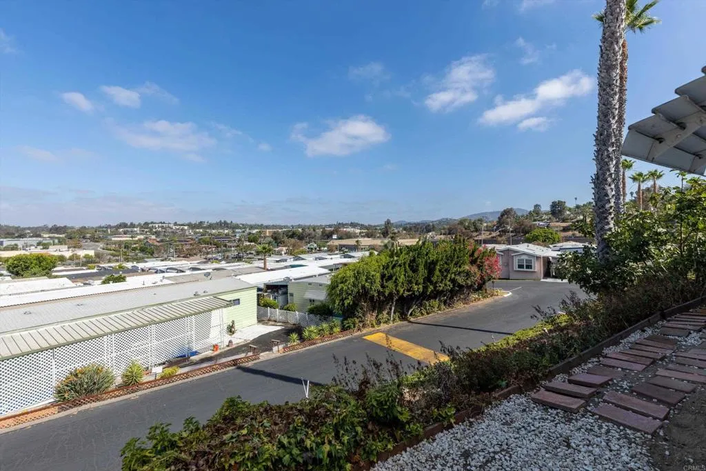 https://cdn.realtyfeed.com/cdn/127/307076017/4c1bef92c38a125f471f9f8c9f645b83.webp
