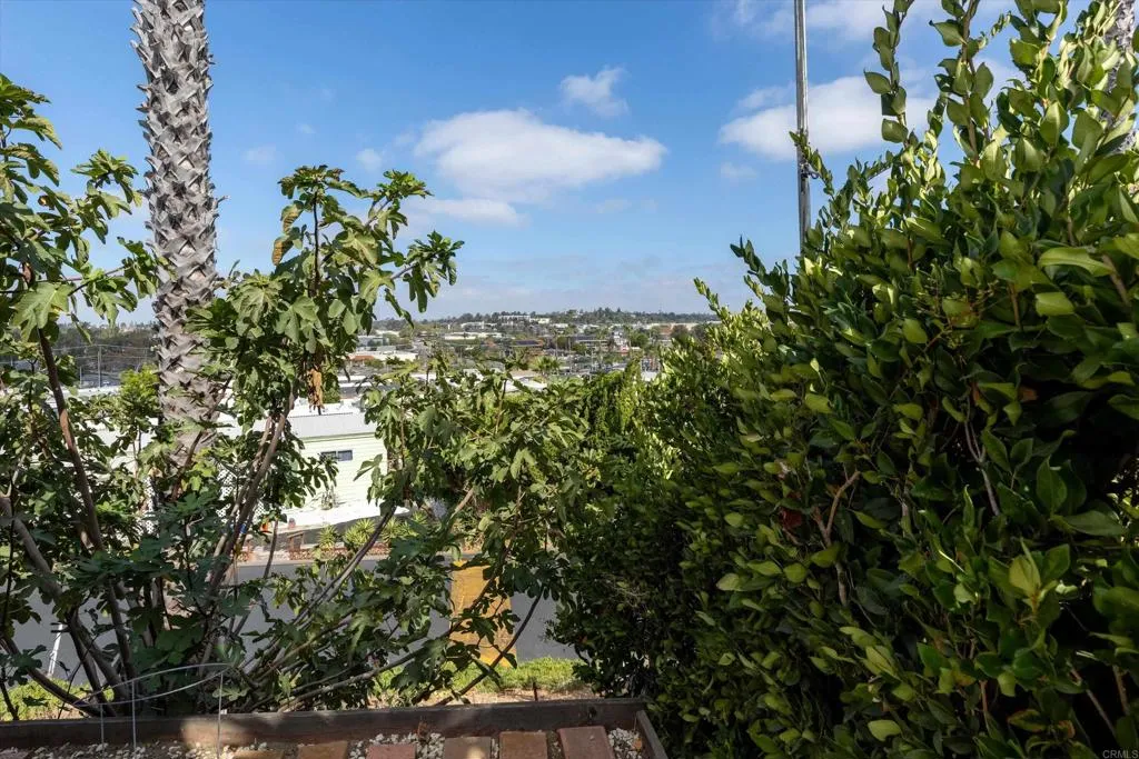 https://cdn.realtyfeed.com/cdn/127/307076017/ac9187f398825838d011fb4bc42e2338.webp