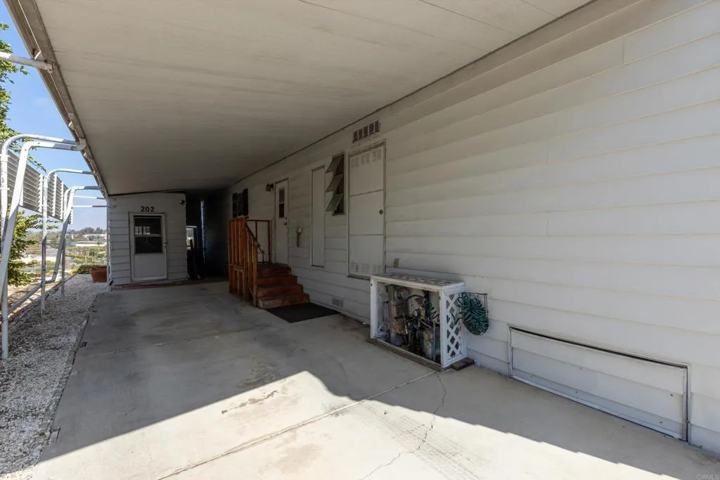 https://cdn.realtyfeed.com/cdn/127/307076017/b7cee6408238d08ce6189707b45e463c.webp